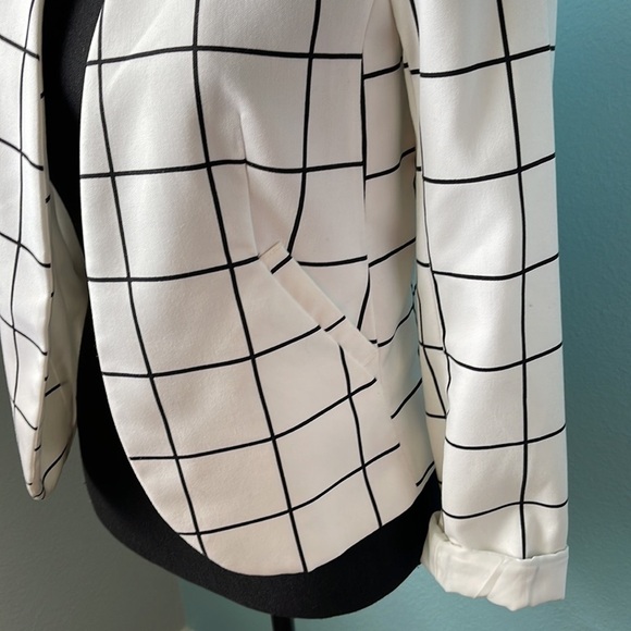 H&M blazer🖤 - Picture 3 of 5